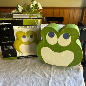 Holmes Rice Paper Frog Lamp in Green and White